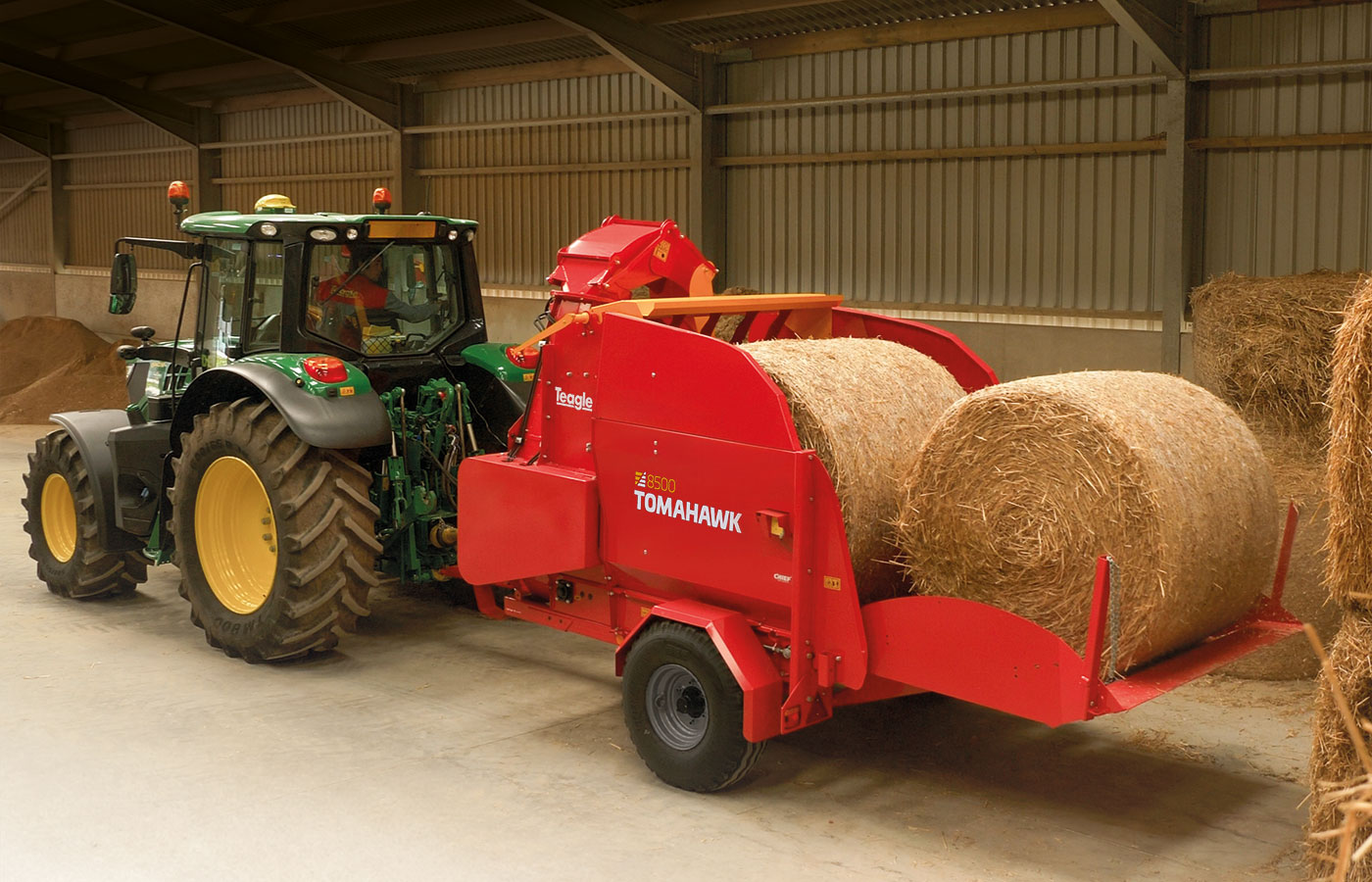 8500 Bale loading